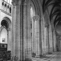 Cathédrale Notre-Dame d'Évreux - Interior, north nave aisle looking west