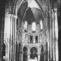 Église Notre-Dame d'Avesnières - Interior, chevet from crossing