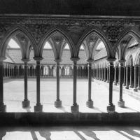 Abbaye du Mont-Saint-Michel - Interior, cloister arcade