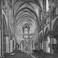 Cathédrale Saint-Cyr-Sainte-Juiliette de Nevers - Interior of the nave
