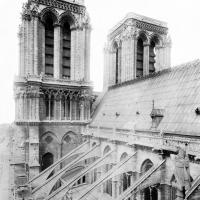 Cathédrale Notre-Dame de Paris - Exterior, western frontispiece towers from east