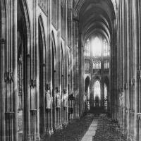 Église Saint-Ouen de Rouen - Interior: View down nave toward altar