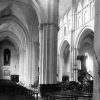 Basilique de Paray-le-Monial - Interior, north nave aisle looking east