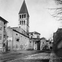 Église Saint-Philibert de Tournus - Exterior, south chevet and crossing tower