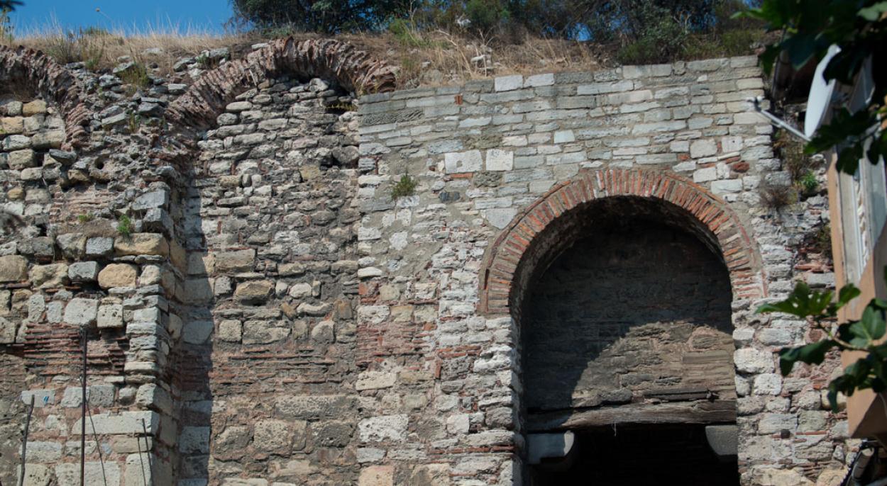 Land Walls of Constantinople - Exterior: Wall Ruin near Tekfur Sarayi